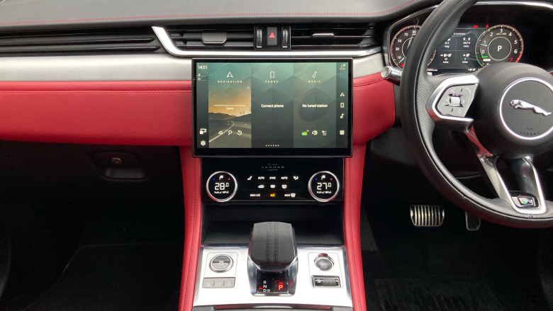 Jaguar F-Pace 2.0 P400e R-Dynamic SE 5dr Auto AWD Estate